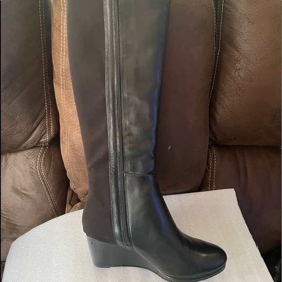 Brand New Soft black leather and neoprene Vince Camuto boots. - Picture 2 of 5